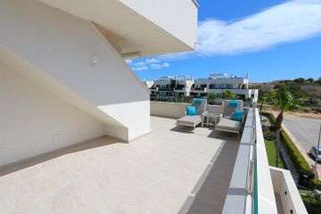 Luxe penthouse Los Altos met dakterras prive lift en jacuzzi - AT HOME Real Estate