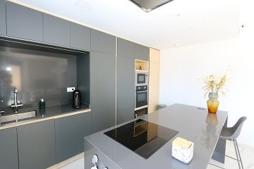 Luxe penthouse Los Altos met dakterras prive lift en jacuzzi - AT HOME Real Estate