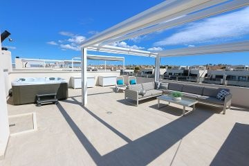 Luxe penthouse Los Altos met dakterras prive lift en jacuzzi - AT HOME Real Estate