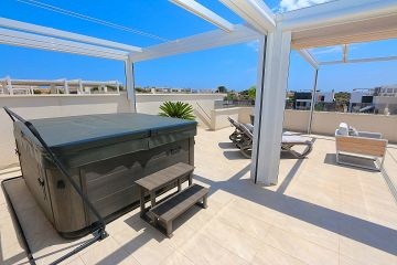 Prachtig Penthouse Appartement in Los Altos met Dakterras, Jacuzzi & Luxe Faciliteiten - AT HOME Real Estate