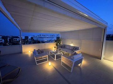 Prachtig Penthouse Appartement in Los Altos met Dakterras, Jacuzzi & Luxe Faciliteiten - AT HOME Real Estate