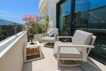 Prachtig Penthouse Appartement in Los Altos met Dakterras, Jacuzzi & Luxe Faciliteiten - AT HOME Real Estate
