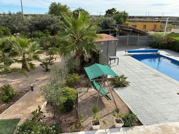 Exclusieve villa van 180 m² in Crevillente  - AT HOME Real Estate
