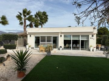 Exclusieve villa van 180 m² in Crevillente  - AT HOME Real Estate