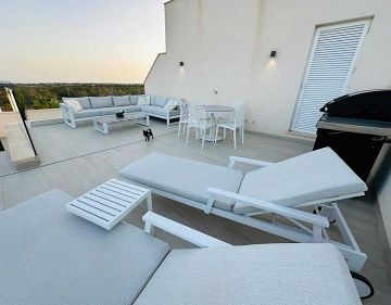 WUNDERSCHÖNES PENTHOUSE mit ATEMBERAUBENDER AUSSICHT - LAS COLINAS GOLF - AT HOME Real Estate