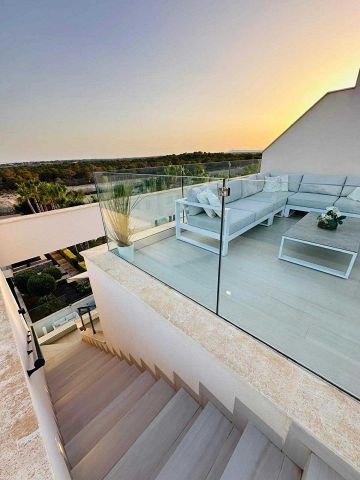 WUNDERSCHÖNES PENTHOUSE mit ATEMBERAUBENDER AUSSICHT - LAS COLINAS GOLF - AT HOME Real Estate