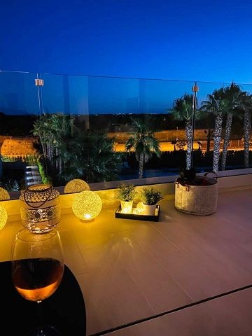 WUNDERSCHÖNES PENTHOUSE mit ATEMBERAUBENDER AUSSICHT - LAS COLINAS GOLF - AT HOME Real Estate