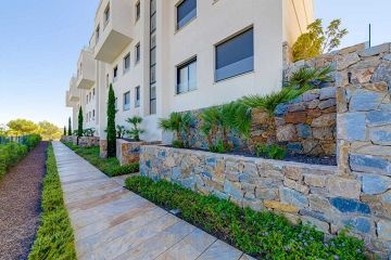 WUNDERSCHÖNES PENTHOUSE mit ATEMBERAUBENDER AUSSICHT - LAS COLINAS GOLF - AT HOME Real Estate