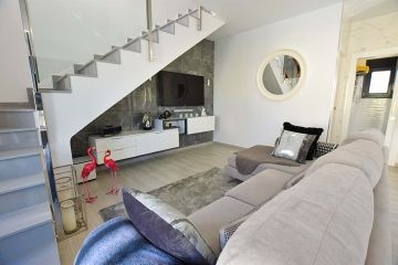 Fantastic villa with beautiful views - AT HOME Real Estate