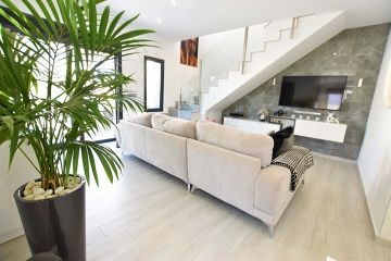 Fantastic villa with beautiful views - AT HOME Real Estate