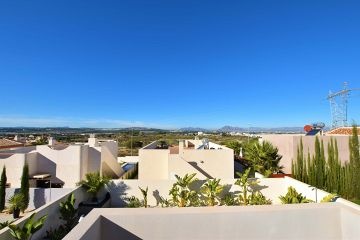 Fantastic villa with beautiful views - AT HOME Real Estate