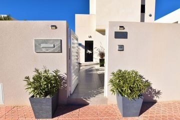 Fantastic villa with beautiful views - AT HOME Real Estate