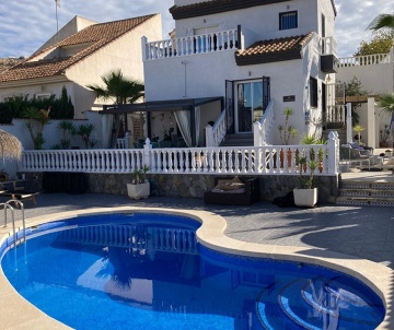 Fantástica villa con preciosas vistas - AT HOME Real Estate