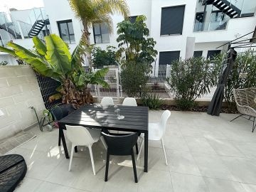 Prachtig gelijkvloers appartement in Santiago De La Ribera
