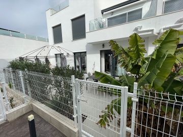 Prachtig gelijkvloers appartement in Santiago De La Ribera