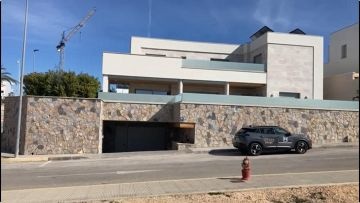 EXCLUSIVE VILLA BENIJOFAR - AT HOME Real Estate