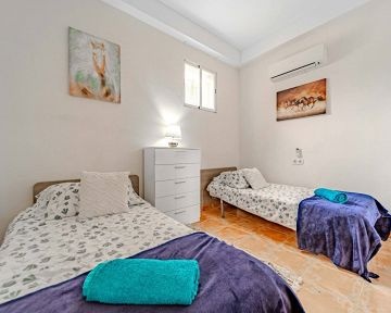 BELLE VILLA AVEC 6 CHAMBRES - AT HOME Real Estate