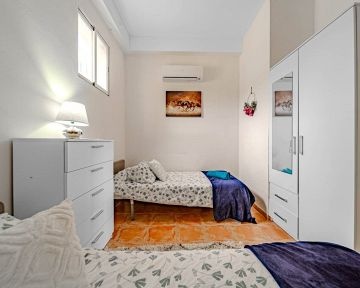 BELLE VILLA AVEC 6 CHAMBRES - AT HOME Real Estate