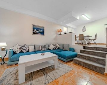 BELLE VILLA AVEC 6 CHAMBRES - AT HOME Real Estate