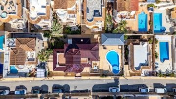 BELLE VILLA AVEC 6 CHAMBRES - AT HOME Real Estate