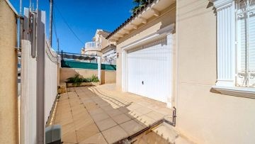 BELLE VILLA AVEC 6 CHAMBRES - AT HOME Real Estate
