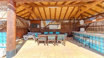 BELLE VILLA AVEC 6 CHAMBRES - AT HOME Real Estate