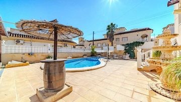 BELLE VILLA AVEC 6 CHAMBRES - AT HOME Real Estate