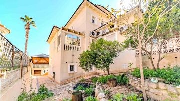 BELLE VILLA AVEC 6 CHAMBRES - AT HOME Real Estate