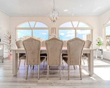 BELLE VILLA AVEC 6 CHAMBRES - AT HOME Real Estate