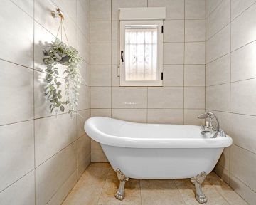 BELLE VILLA AVEC 6 CHAMBRES - AT HOME Real Estate