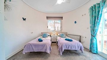 BELLE VILLA AVEC 6 CHAMBRES - AT HOME Real Estate
