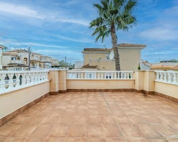 BELLE VILLA AVEC 6 CHAMBRES - AT HOME Real Estate