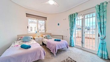 BELLE VILLA AVEC 6 CHAMBRES - AT HOME Real Estate