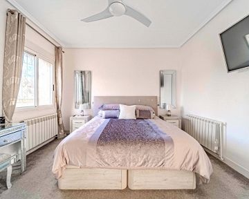 BELLE VILLA AVEC 6 CHAMBRES - AT HOME Real Estate
