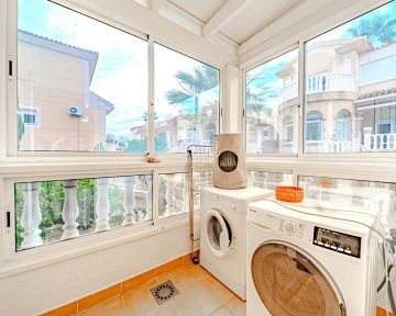 BELLE VILLA AVEC 6 CHAMBRES - AT HOME Real Estate