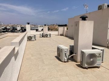 MAGNIFIQUE APPARTEMENT AU REZ-DE-CHAUSSÉE À LOS ALTOS - ORIHUELA COSTA - AT HOME Real Estate