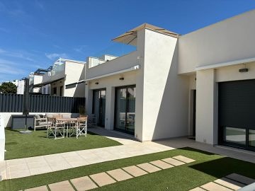 Schitterende villa op Lo Romero Golf, Pilar de la Horadada - AT HOME Real Estate