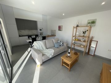 Recente Villa  - AT HOME Real Estate