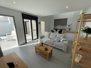 Recente Villa  - AT HOME Real Estate