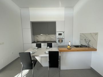 Recente Villa  - AT HOME Real Estate