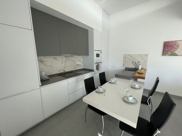 Recente Villa  - AT HOME Real Estate