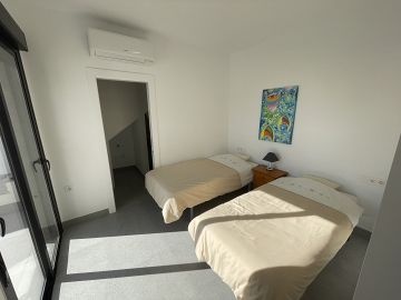 Recente Villa  - AT HOME Real Estate