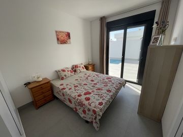 Recente Villa  - AT HOME Real Estate