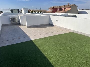 Recente Villa  - AT HOME Real Estate