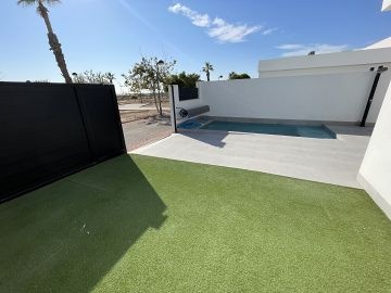 Recente Villa  - AT HOME Real Estate